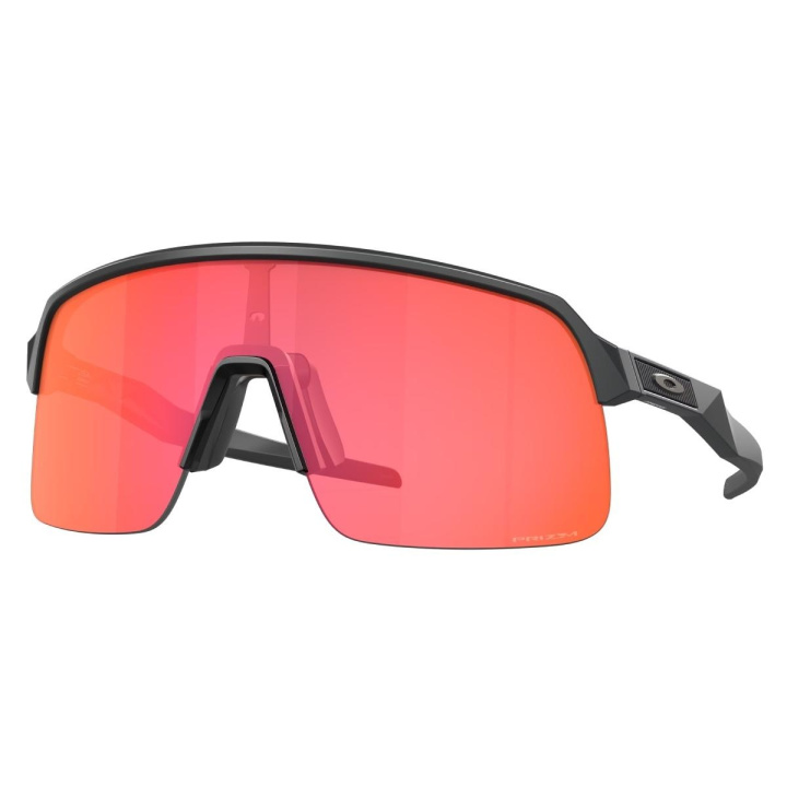 Oakley Sutro Lite Matte Carbon/Prizm Trail Torch Glasögon i gruppen Tillbehör / Glasögon hos CykelCity (52185)